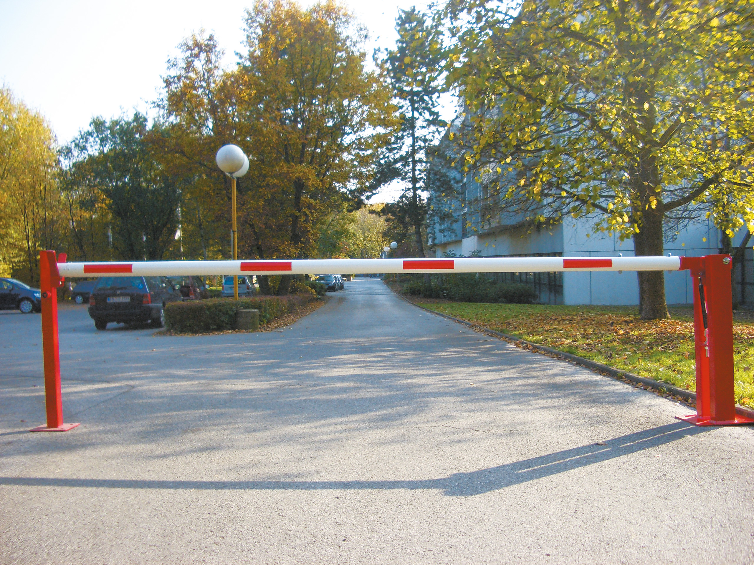 Absperrschranke SIMPLE mit Gasdruckfeder bis 7 m
