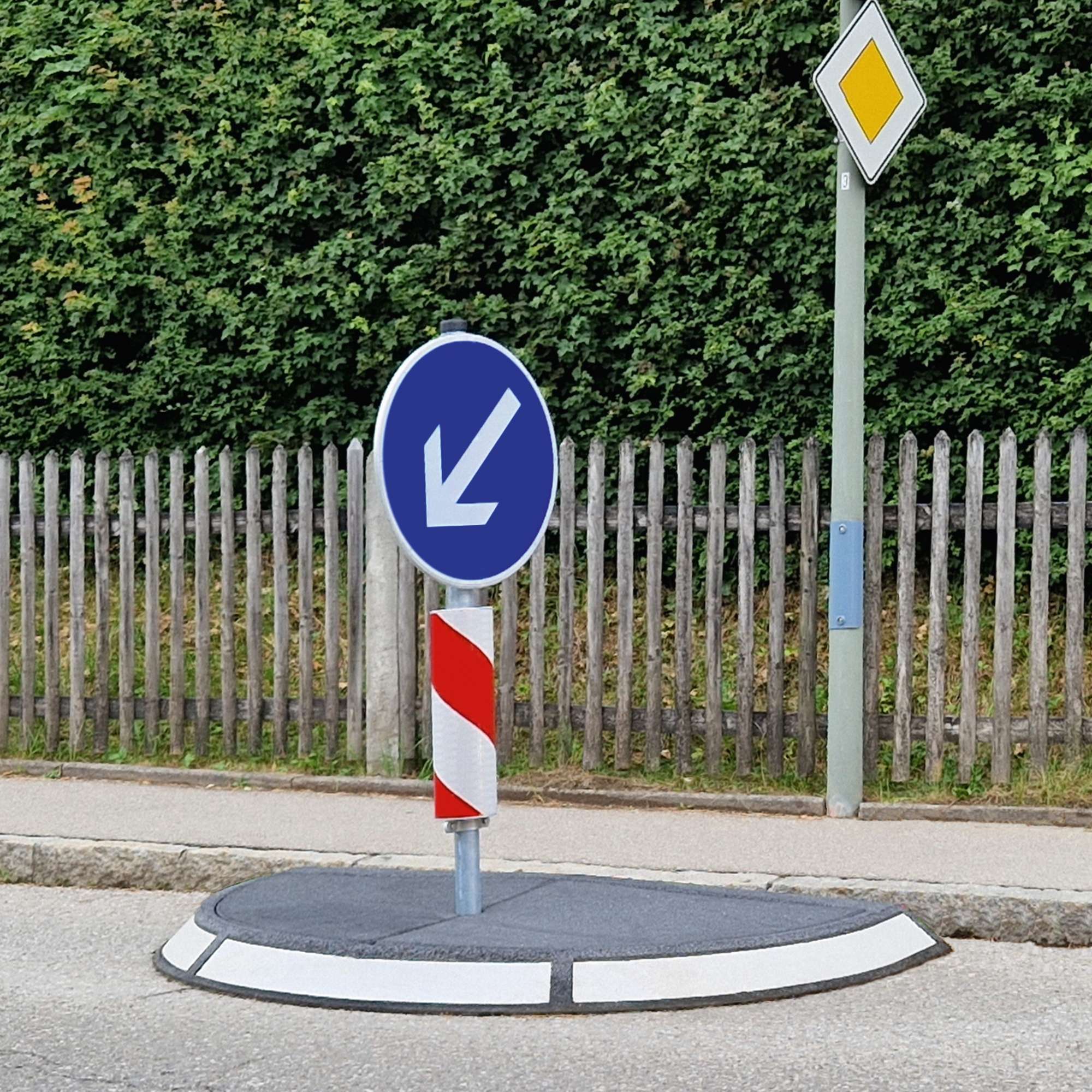 GAMMA Verkehrsinsel, aus Gummigranulat