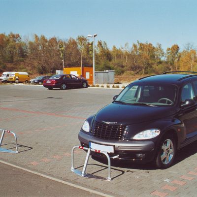 Parkplatzbügel umklappbar, flach überfahrbar