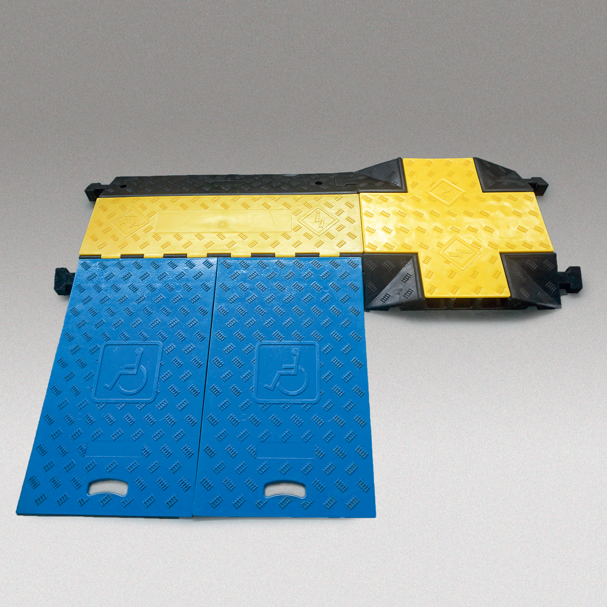 Rollstuhlrampen-Set, für 3-Kanal-Kabelbrücke, aus Recycling-Gummi, blau, 744 x 880 x 75 mm